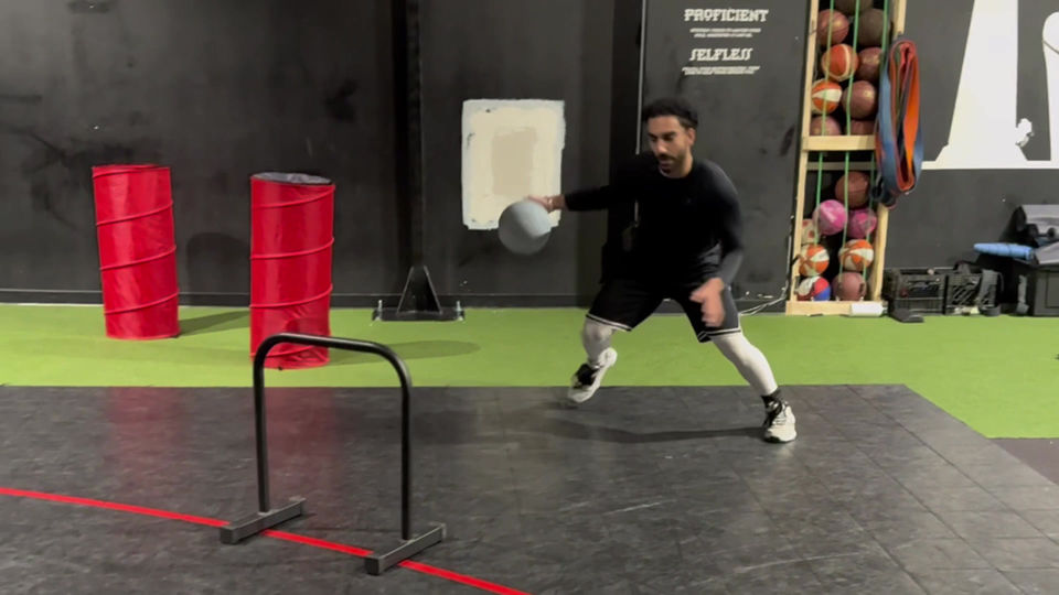 Cross Jab Tween, Spin